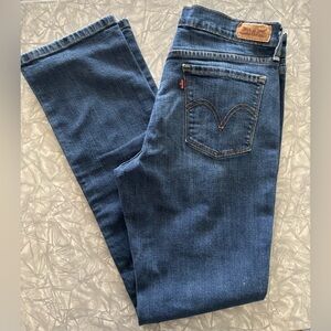 Levi’s 505 Straight Leg Jeans Sz 6 (28” Waist # 32” Length)